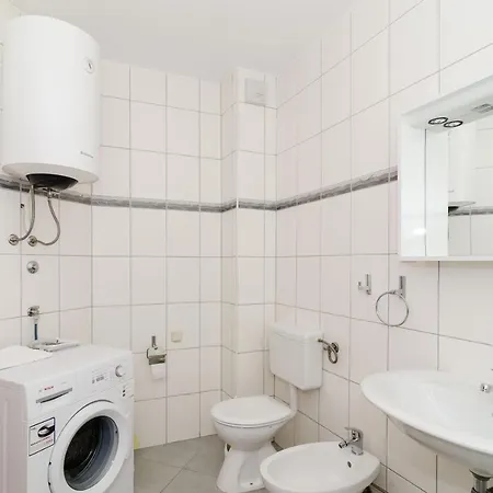 Burum B&b-apartment With Beautiful View Nocleg ze śniadaniem *