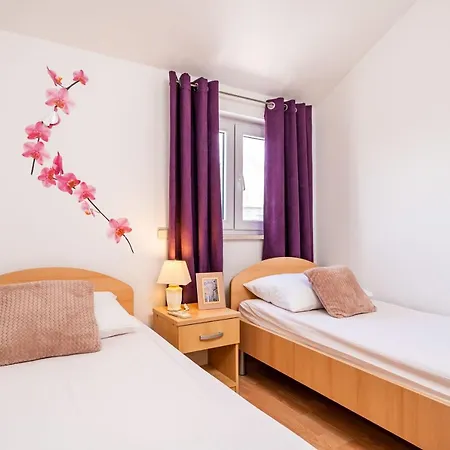 Nocleg ze śniadaniem Burum B&b-apartment With Beautiful View
